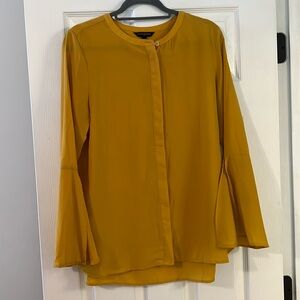 Banana republic mustard top